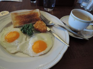 ▲トーストと目玉焼き"