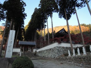 ▲清水寺。右側の塀の内側が本堂